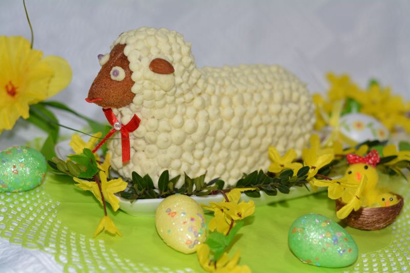 Wielkanocny cytrynowy Baranek Wielkanocny cytrynowy Baranek