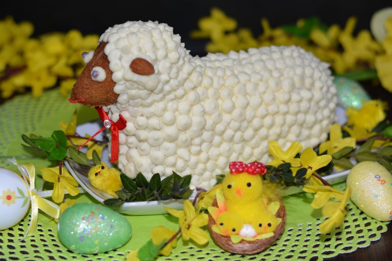 Wielkanocny cytrynowy Baranek Wielkanocny cytrynowy Baranek