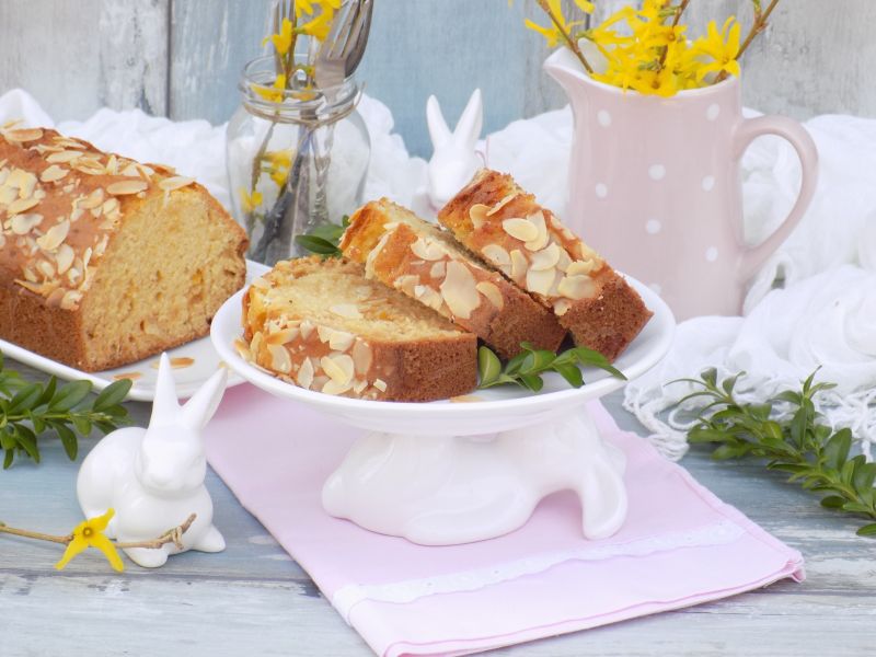 Wielkanocny keks z migdałami i skórką pomarańczową