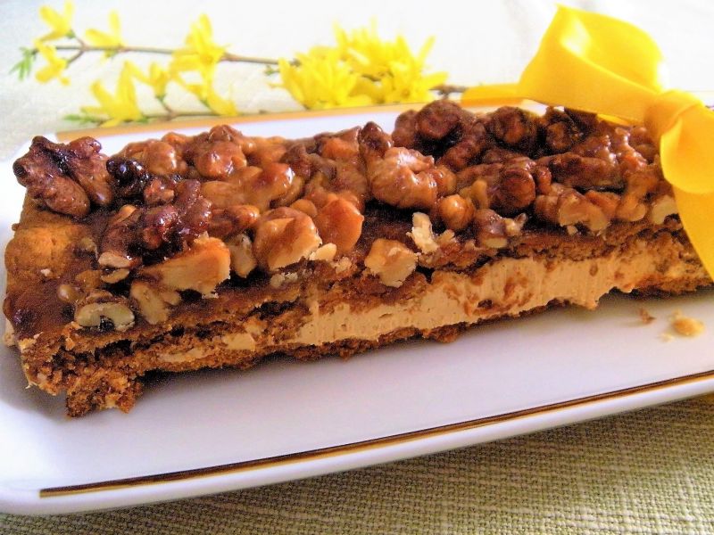 Wielkanocny mazurek  orzechowy Wielkanocny mazurek  orzechowy