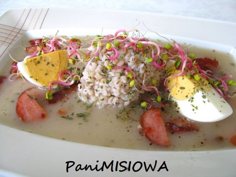 Wielkanocny żurek z kaszą jęczmienną