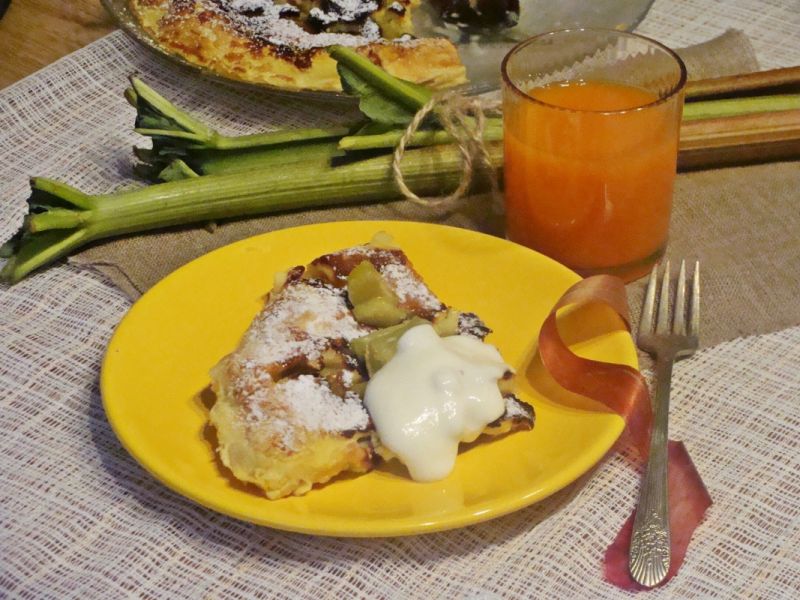 Wielki omlet z rabarbarem  Wielki omlet z rabarbarem