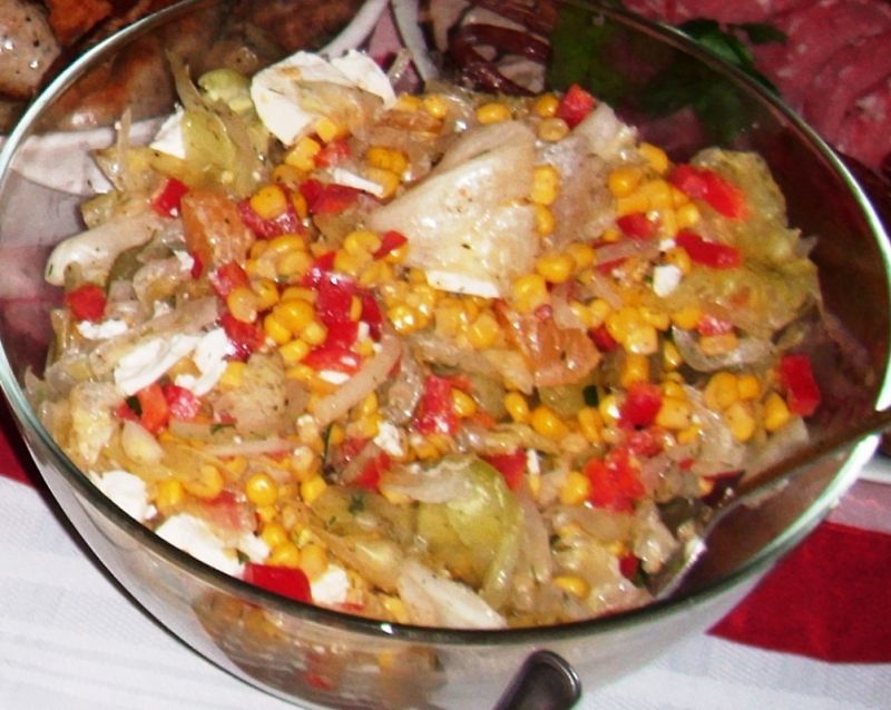 Wielobarwna sałatka 