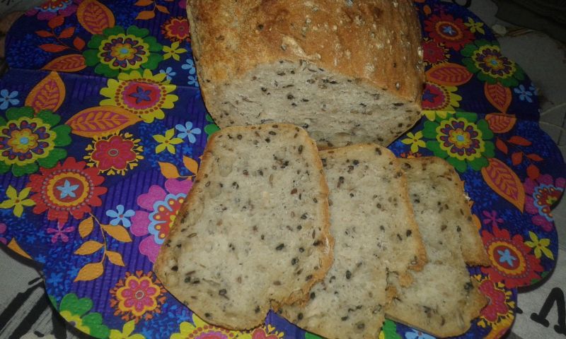 Wielobłonnikowy chlebek na wodzie Wielobłonnikowy chlebek na wodzie