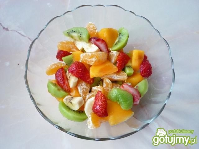 Wieloowocowa sałatka  Wieloowocowa sałatka