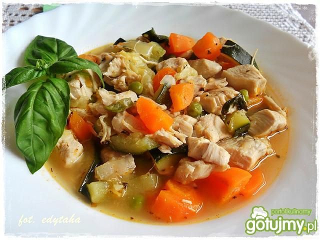 Wielowarzywna potrawka z kurczaka