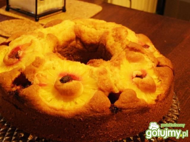 Wieniec ananasowo-truskawkowy.