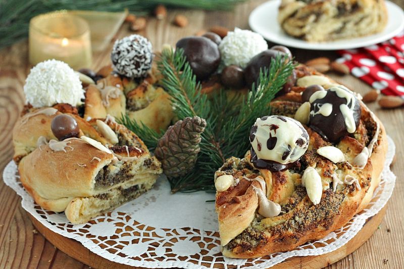 Wieniec makowo migdałowy