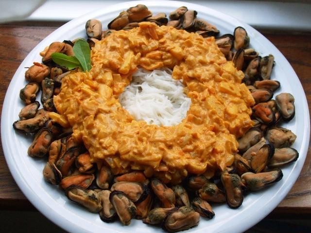 Wieniec małżowy w sosie z curry... Wieniec małżowy w sosie z curry...