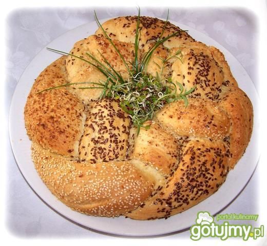 Wieniec pszenny z ziarnami. Wieniec pszenny z ziarnami.