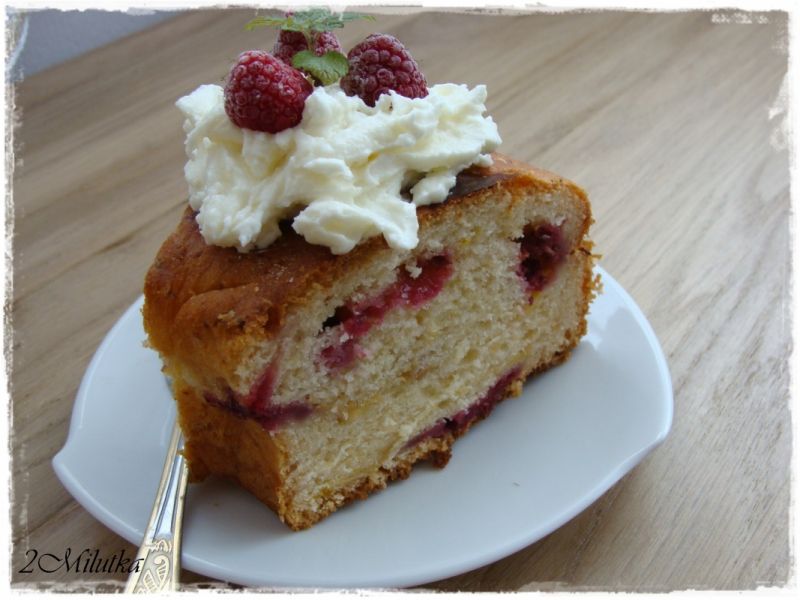 Wieniec serowo-malinowy Wieniec serowo-malinowy