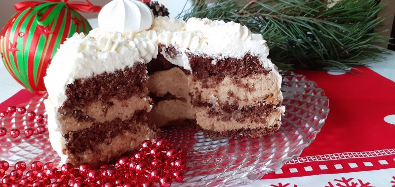 Wieniec z białym makiem i masłem orzechowym