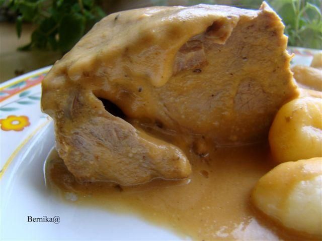 Wieprzowa łopatka w piwie Wieprzowa łopatka w piwie