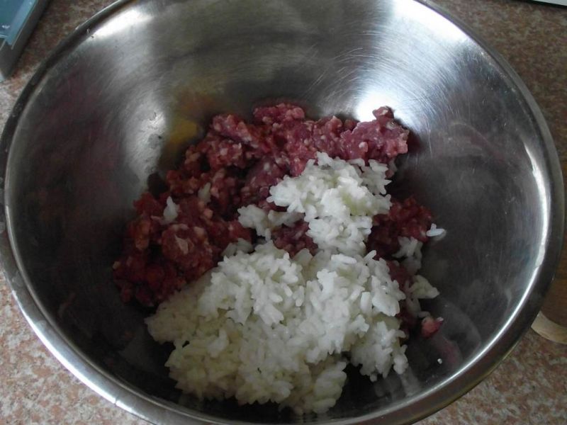 Wieprzowe kotlety z ryżem 