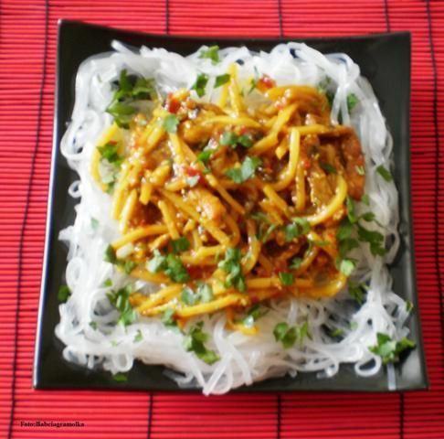 Wieprzowina słodko-kwaśna z bambusem : Wieprzowina słodko-kwaśna z bambusem :