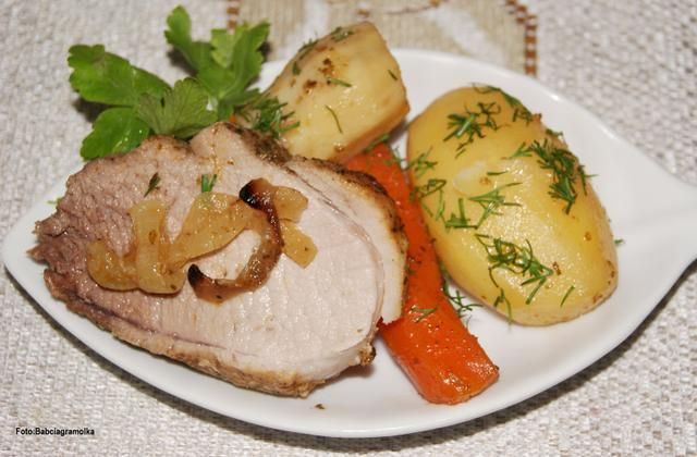 Wieprzowina  w naczyniu żaroodpornym Wieprzowina  w naczyniu żaroodpornym