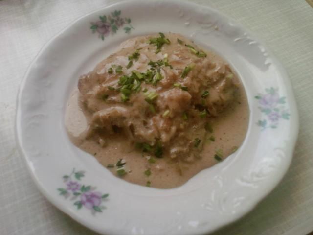 Wieprzowina w sosie cebulowo-śmietanowym Wieprzowina w sosie cebulowo-śmietanowym