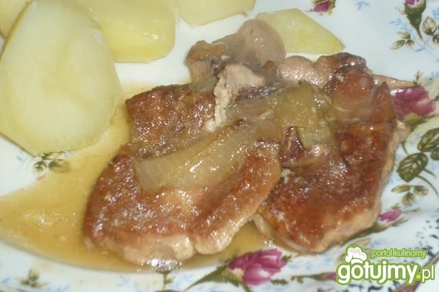 Wieprzowina w sosie czosnkowo-cebulowym Wieprzowina w sosie czosnkowo-cebulowym