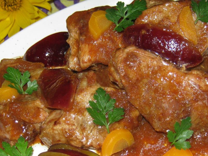 Wieprzowina w sosie ze śliwką Wieprzowina w sosie ze śliwką