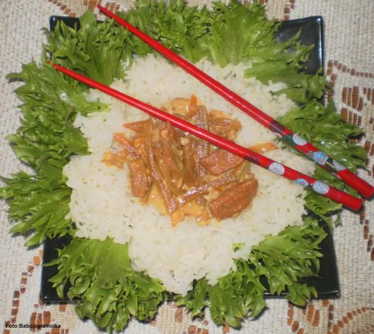 Wieprzowina z liśćmi kalafiora :