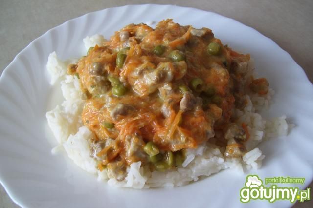 Wieprzowina z marchewką i groszkiem Wieprzowina z marchewką i groszkiem