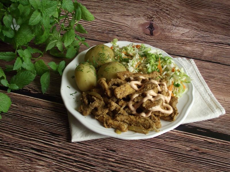 Wieprzowy gyros z cebulą Wieprzowy gyros z cebulą