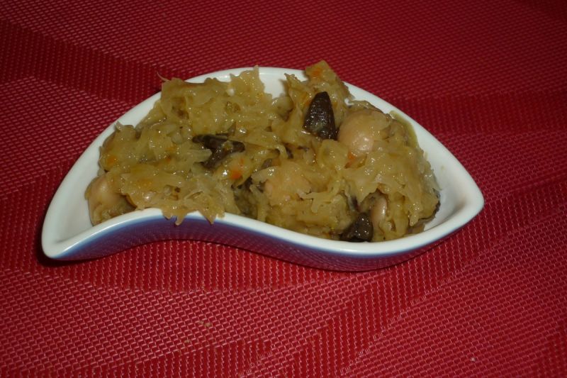 Wigilijna kapusta z fasolą i grzybami