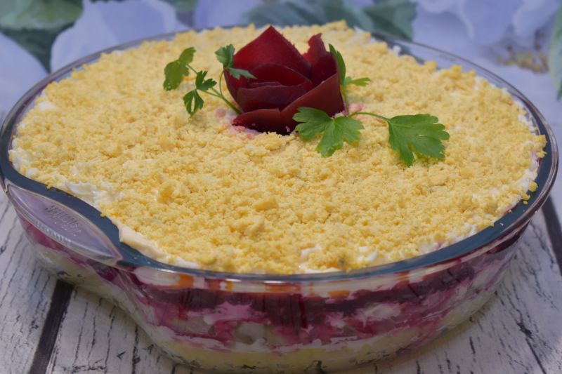 Wigilijna sałatka ze śledziem Wigilijna sałatka ze śledziem