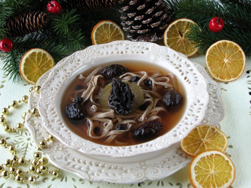 Wigilijna zupa z owoców suszonych
