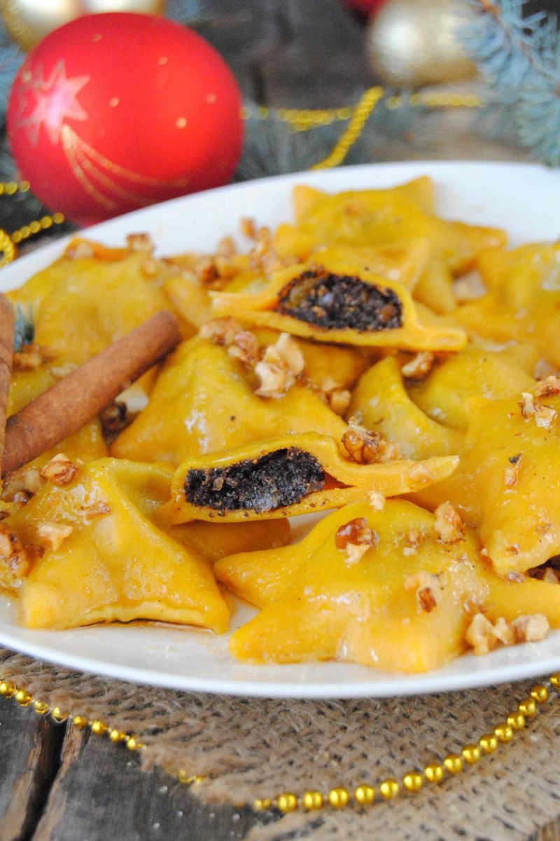 Wigilijne pierogi z makiem- gwiazdeczki