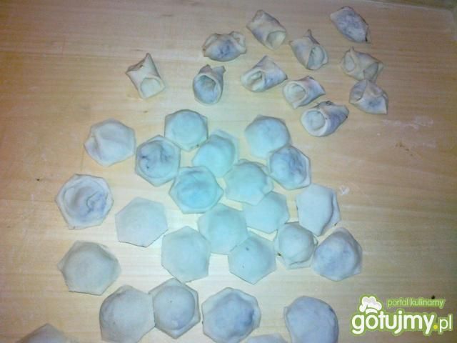 Wigilijne uszka z grzybami i kapustą