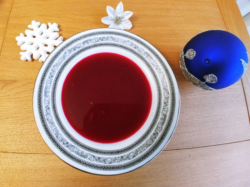 Wigilijny barszcz z suszonymi grzybami