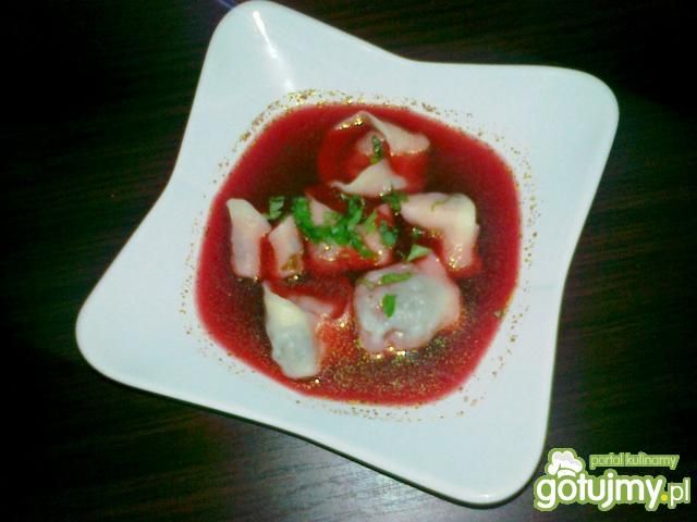 Wigilijny barszcz z uszkami  Wigilijny barszcz z uszkami