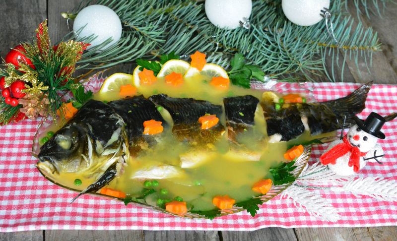 Wigilijny karp w galarecie