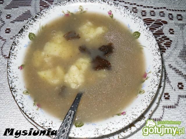 Wigilijny żurek z suszonymi grzybami