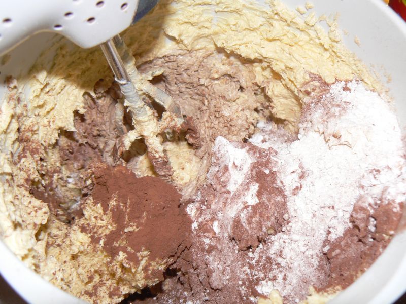 Wilgotna babka czekoladowa z nutą piernika
