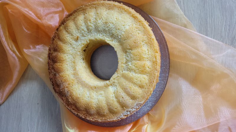 Wilgotna babka o smaku cytrynowym