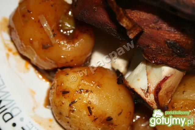 Winna golonka wieprzowa w porach