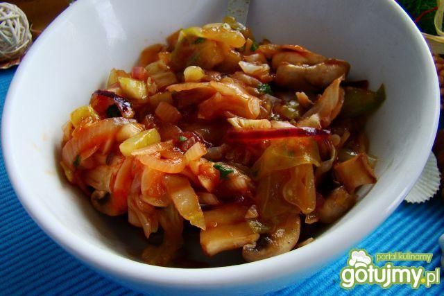 Wiosenna kapustka z pieczarkami 