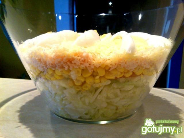 Wiosenna sałatka warstwowa