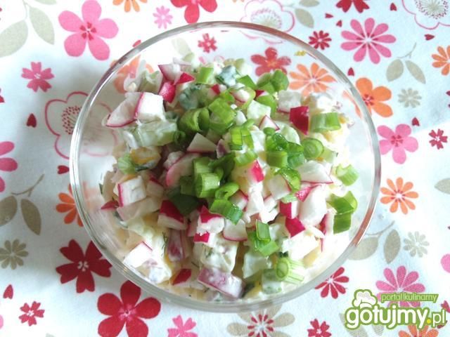 Wiosenna sałatka wielowarzywna