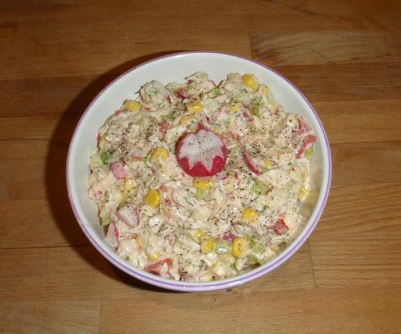 Wiosenna sałatka z kurczaka z mozzarellą