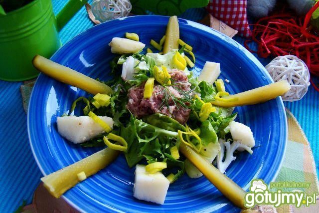 Wiosenna sałatka z tuńczykiem i porem 