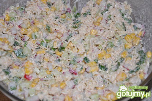 wiosenna sałatka ze szczypiorkiem wiosenna sałatka ze szczypiorkiem