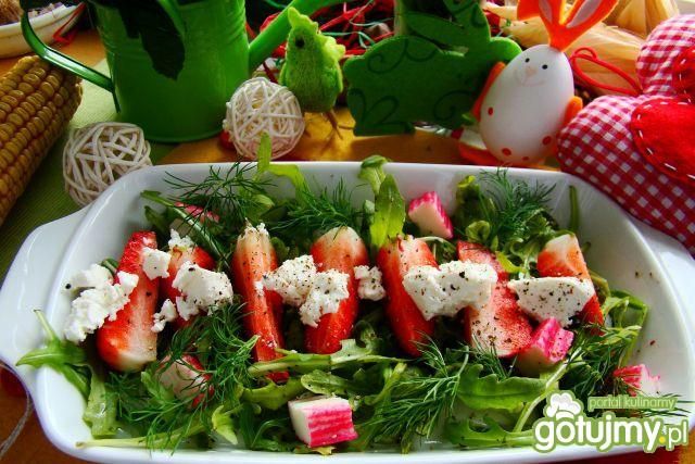 Wiosenna z truskawkami i surimi  Wiosenna z truskawkami i surimi