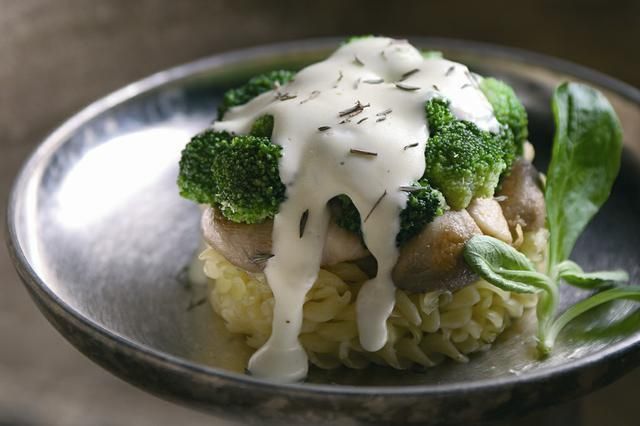 Wiosenna zapiekanka z brokułami