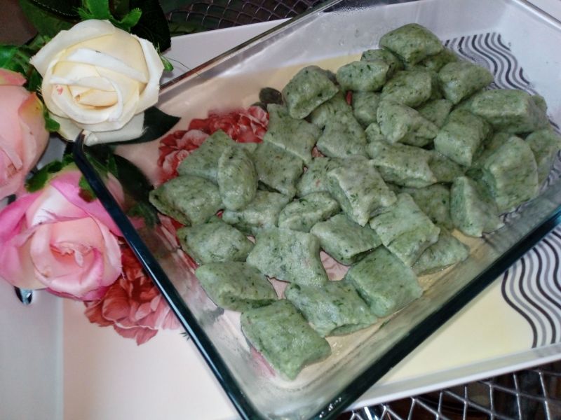 Wiosenne kopytka szpinakowo-rzeżuchowe Wiosenne kopytka szpinakowo-rzeżuchowe