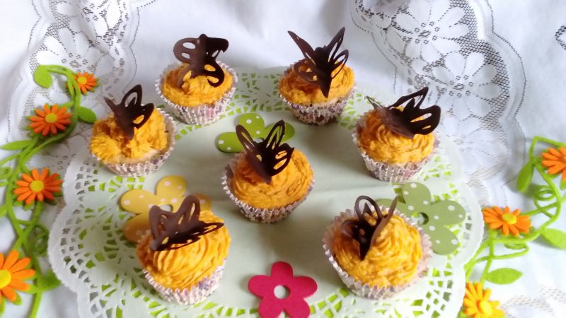 Wiosenne muffinki z kremem z dyni piżmowej