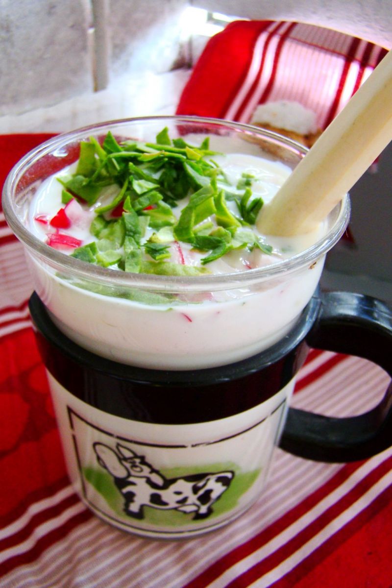 Wiosenny jogurt z jajkiem Wiosenny jogurt z jajkiem