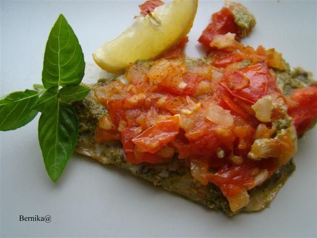 Wiosenny karmazyn pod pomidorową salsą 